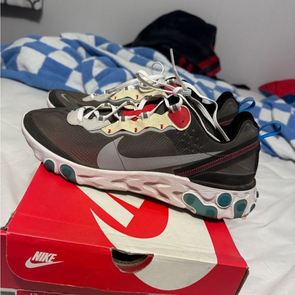 Nike React Element 87 Sneakers - Black and White - Picture 4 of 4
